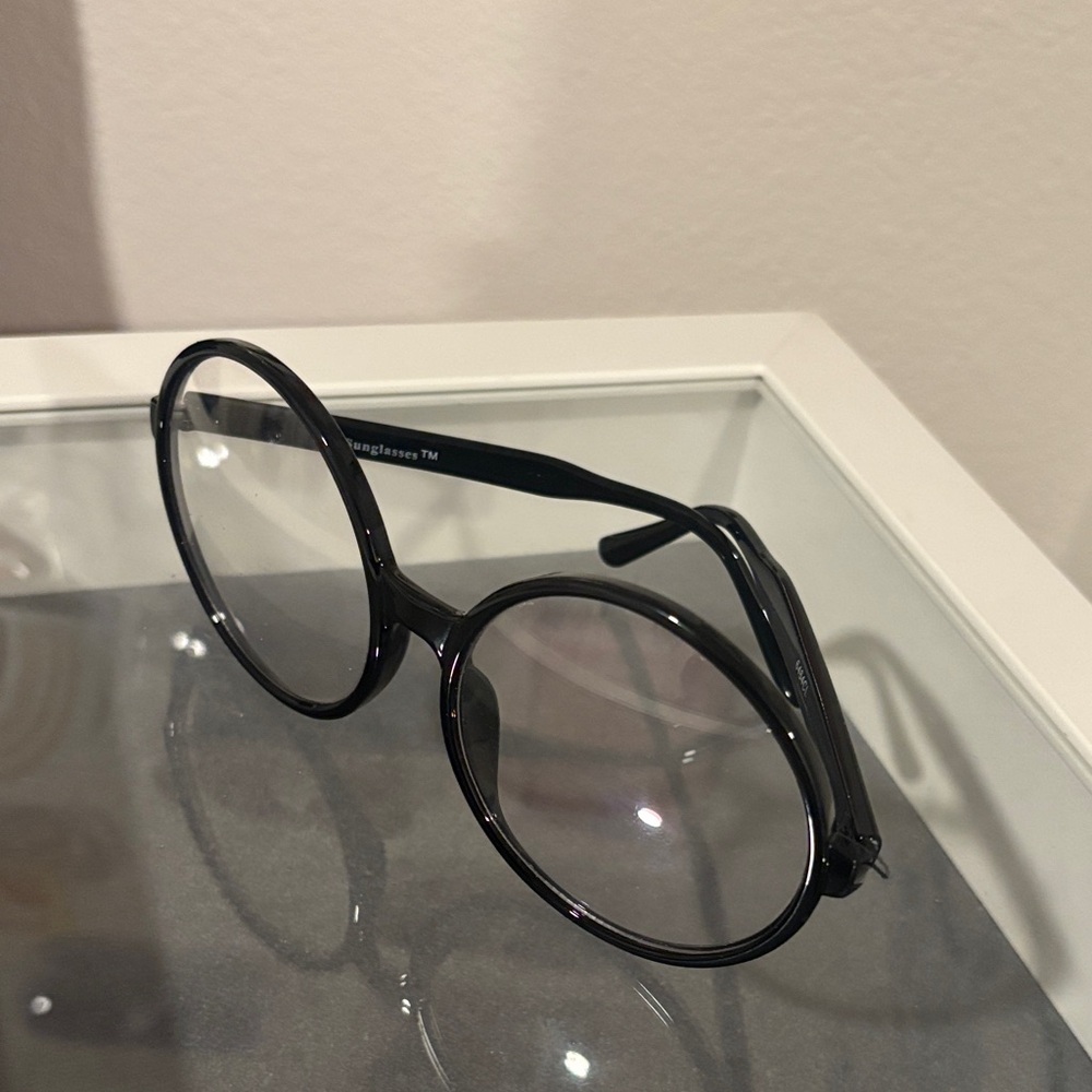 Professor Round Eyes - Picture 4 of 5